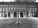 Schlosshof, Weimar
(zoom 68kb)